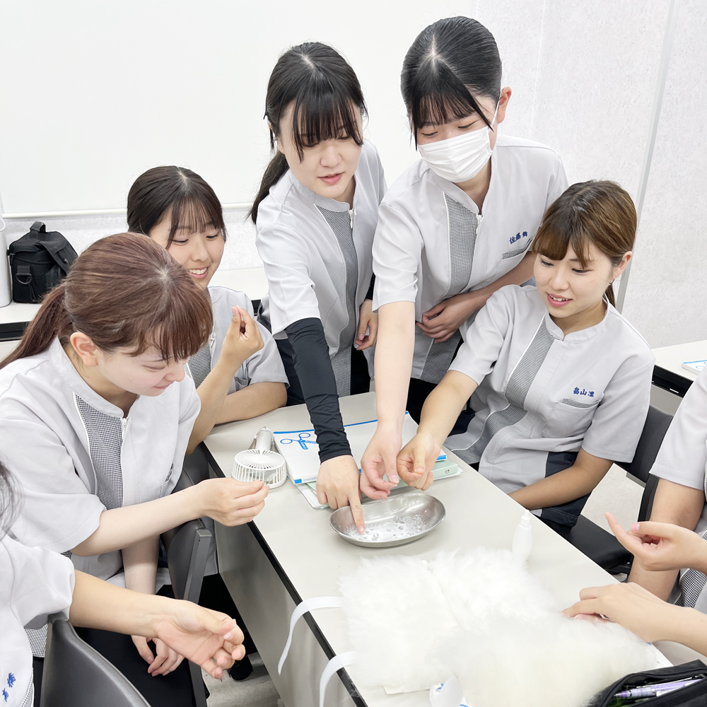 １年生、新しいトリミング用品♪